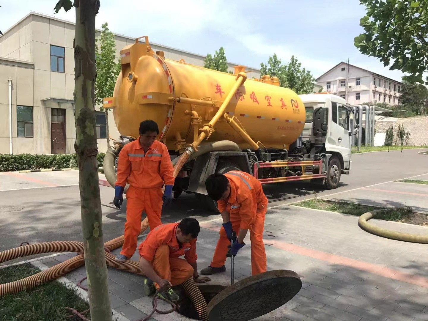 大茂镇化粪池清理与5-8吨吸粪车施工效率分析